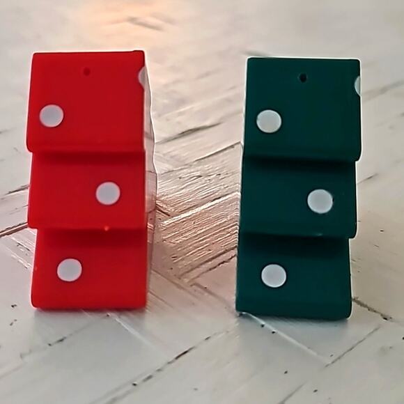 Hallmark Vintage 1992 Christmas Tree Salt & Pepper Shakers Red Green 2" T x 2.5" - Picture 2 of 6